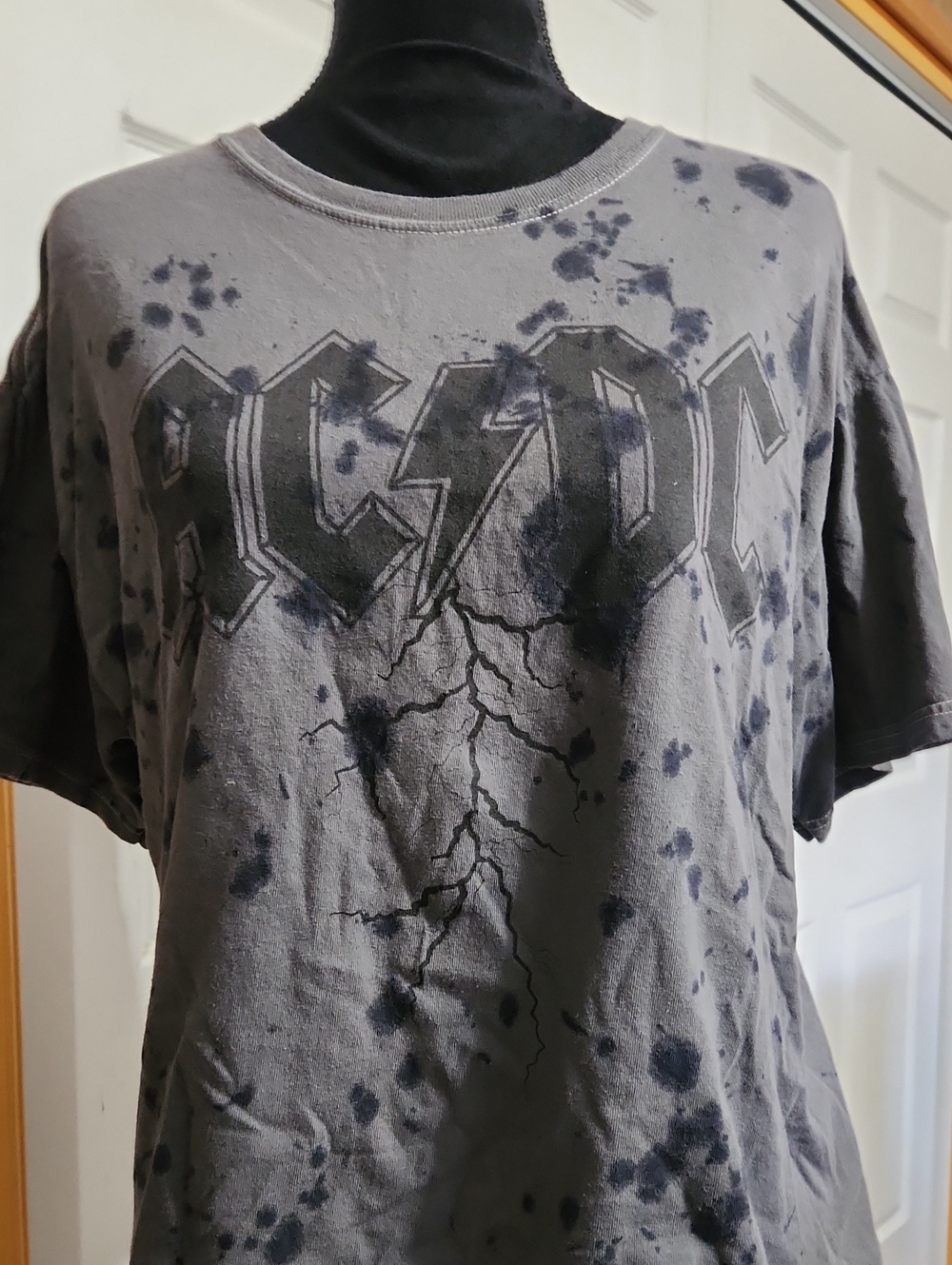AC/DC Gray Tie-Dye Graphic Short Sleeve Tee